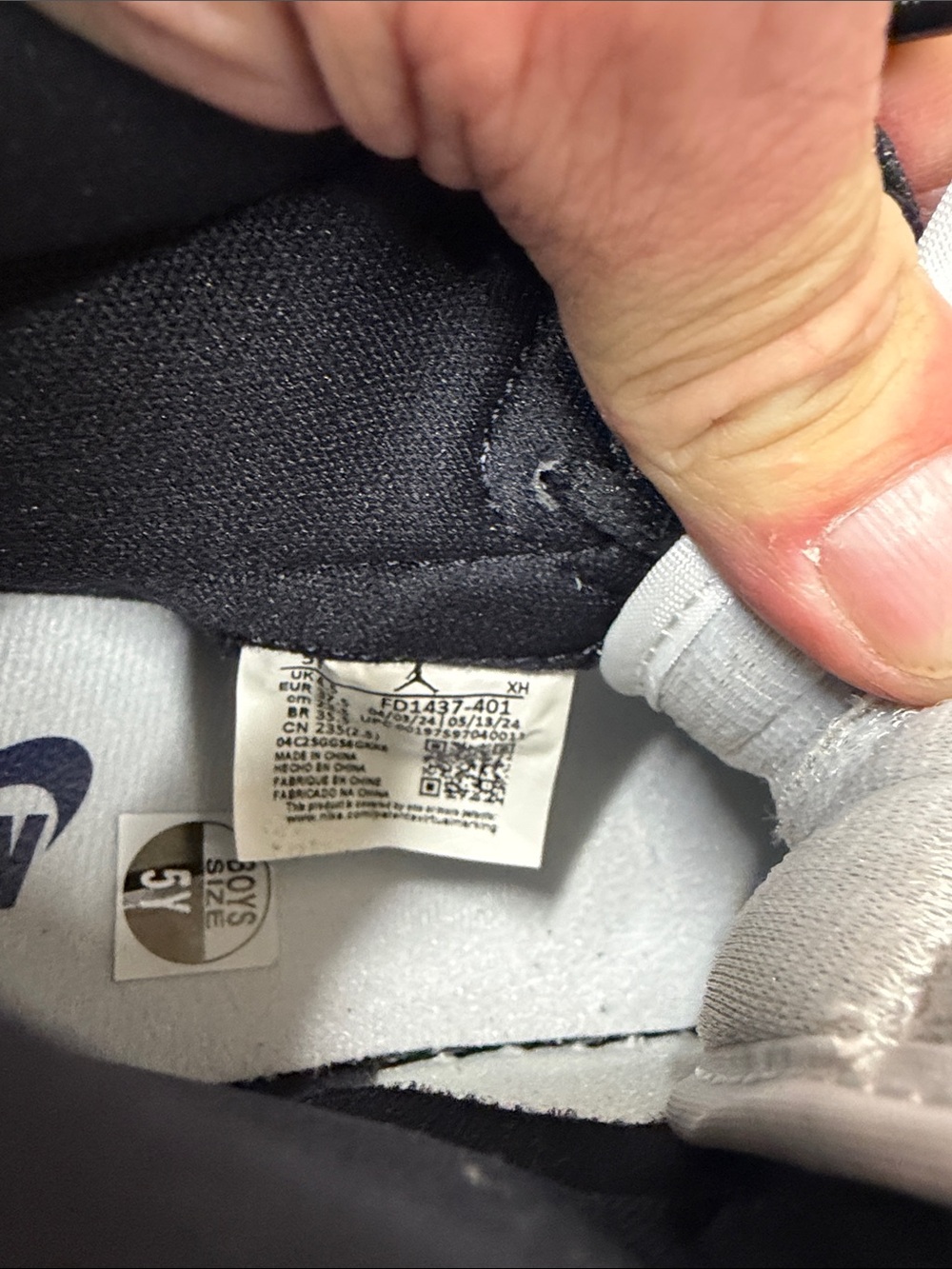 Nike Kids Air Jordan 1 Mid - Navy, White & Black  Brand New! - Picture 8 of 9